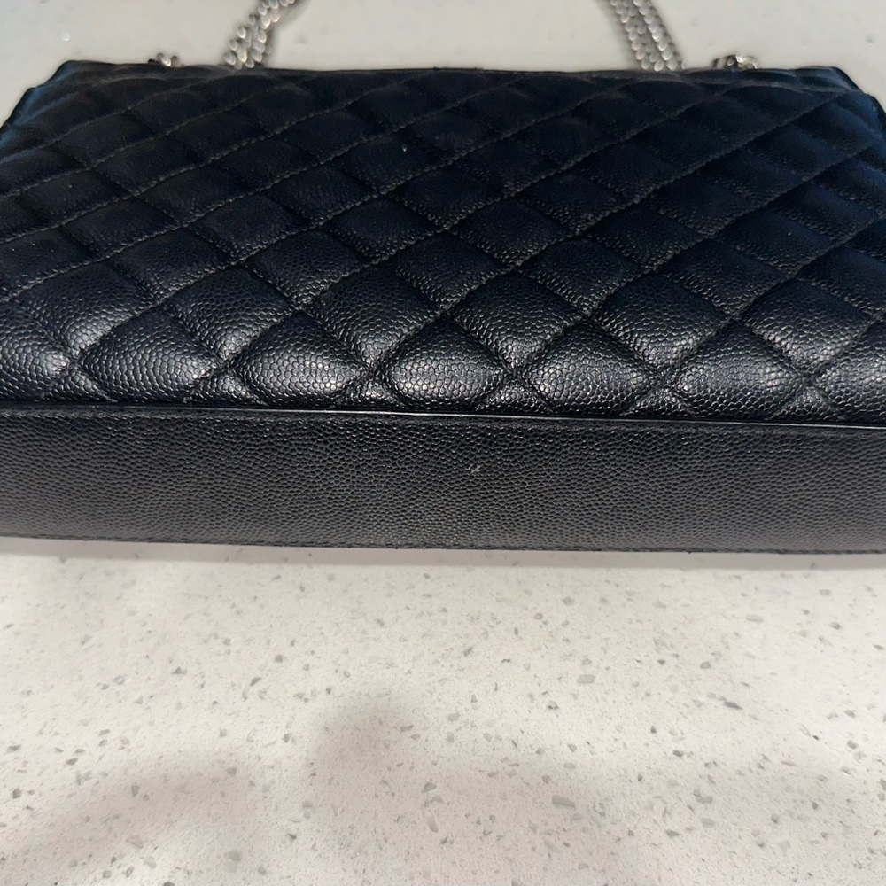 Saint Laurent
Envelope Medium in Quilted Grain De Poudre Embossed Leather - Picture 9 of 14